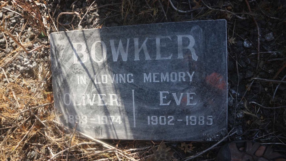 BOWKER Oliver 1898-1974 &amp; Eve 1902-1985