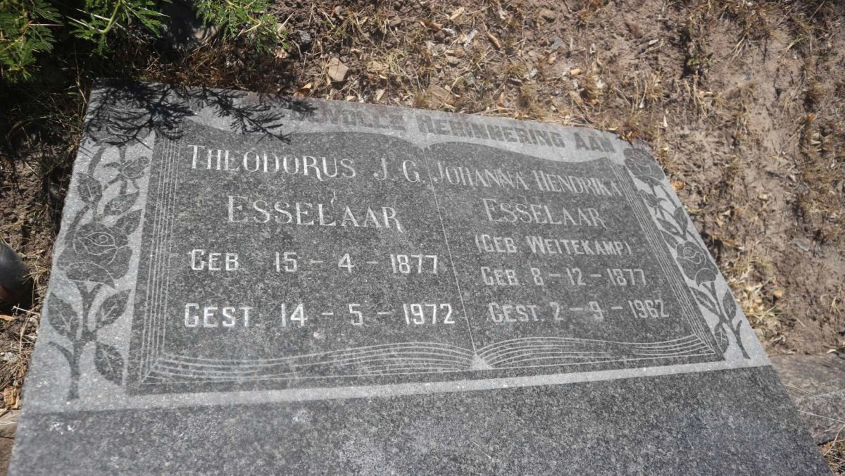 ESSELAAR Theodorus J.G. 1877-1972 &amp; Johanna Hendrika WEITEKAMP 1877-1962