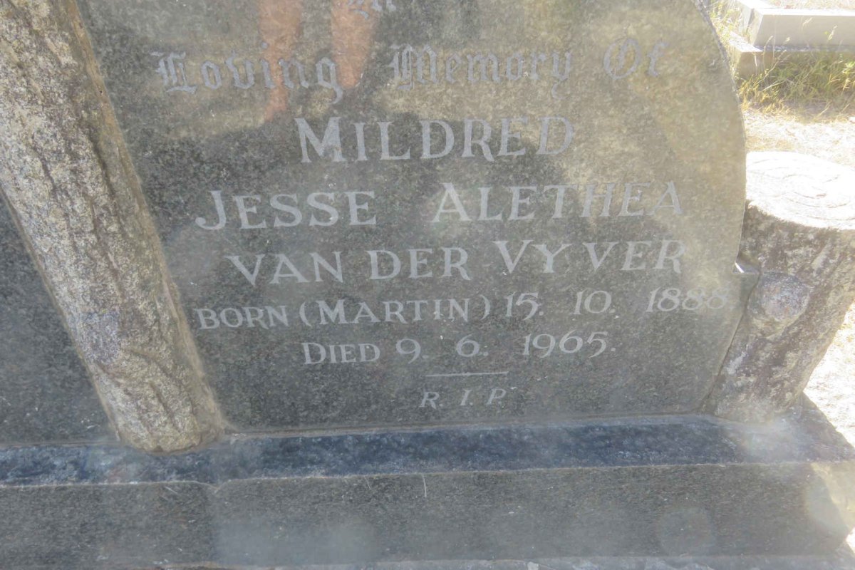 VYVER John, van der 1892-1966 &amp; Mildred Jesse Alethea MARTIN 1888-1965