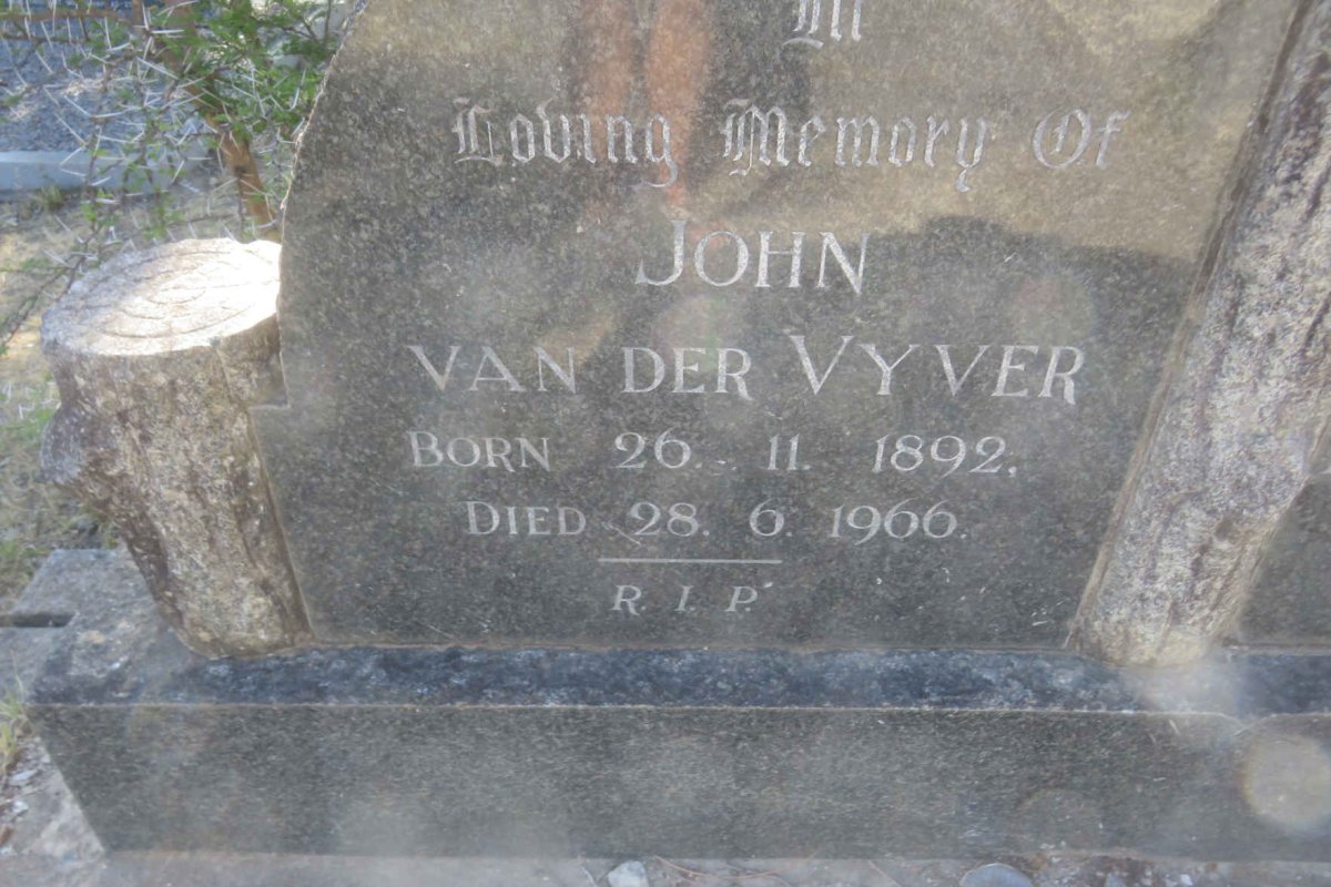 VYVER John, van der 1892-1966 &amp; Mildred Jesse Alethea MARTIN 1888-1965