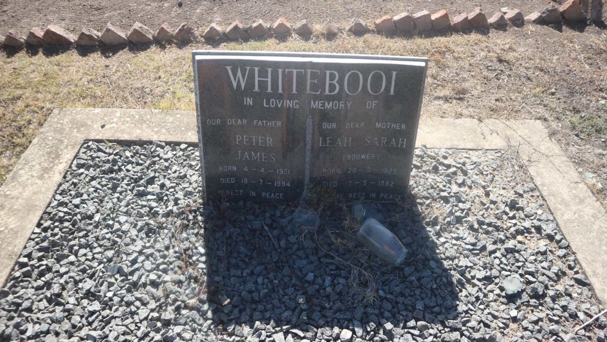 WHITEBOOI Peter James 1921-1994 &amp; Leah Sarah BOUWER 1925-1982