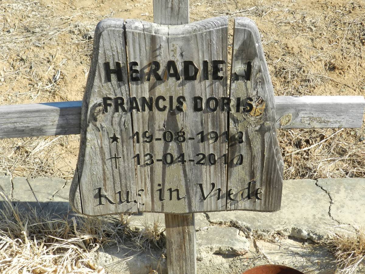 HERADIEN Francis Doris 1919-2010