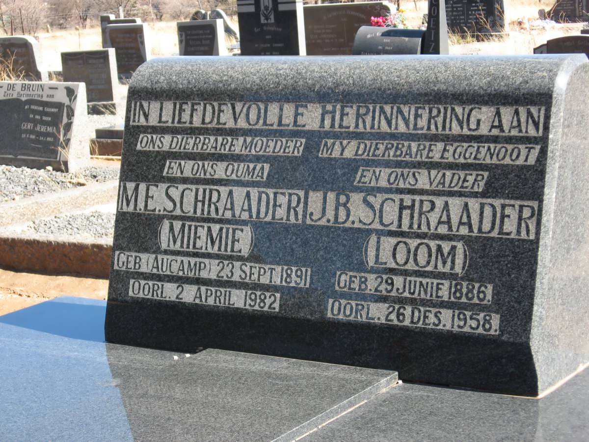 SCHRAADER J.B. 1886-1958 &amp; M.E. AUCAMP 1891-1982