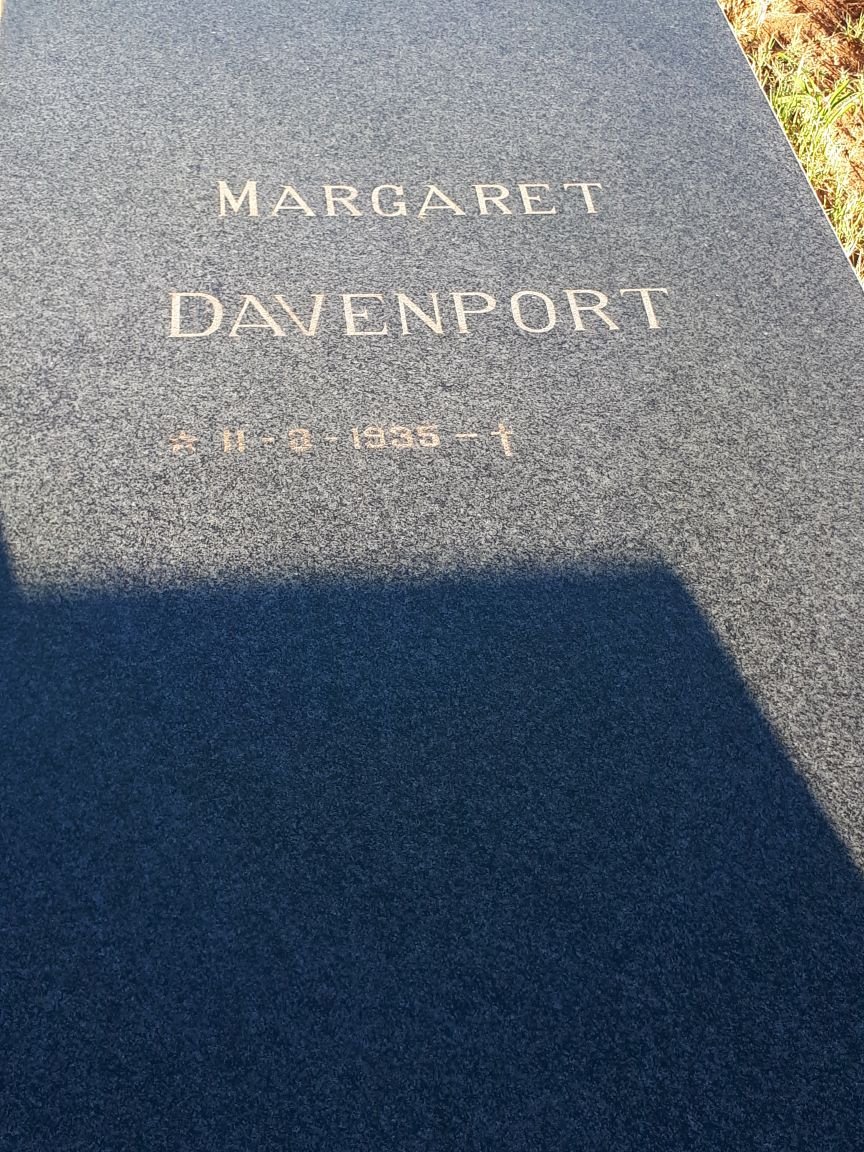 DAVENPORT Margaret 1935-