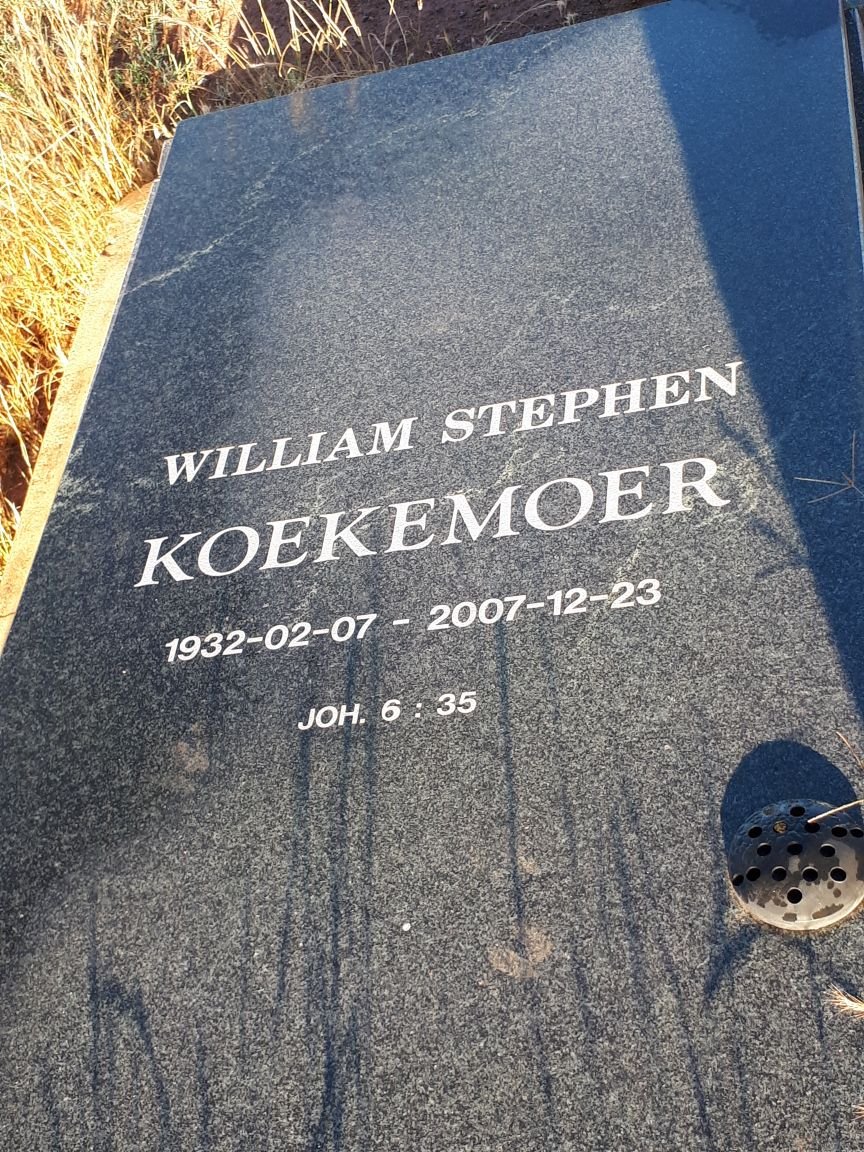 KOEKEMOER William Stephen 1932-2007