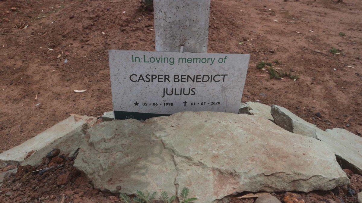 JULIUS Casper Benedict 1998-2020