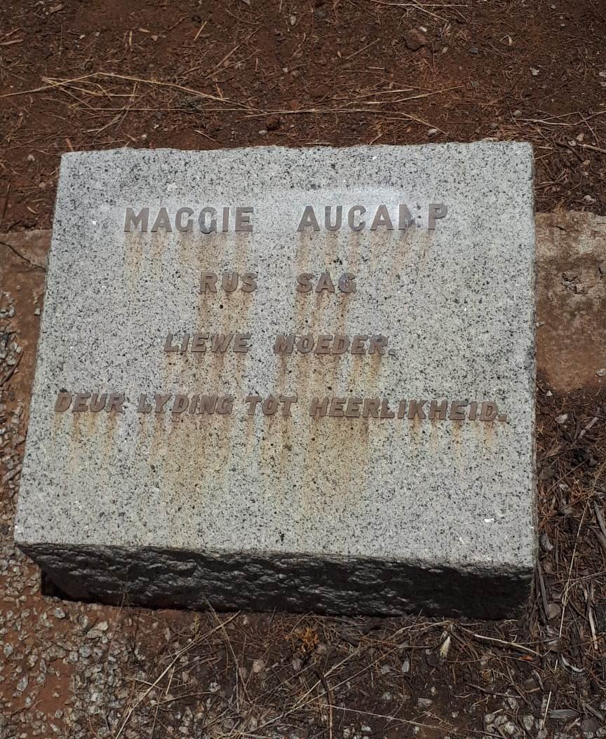 AUCAMP Maggie
