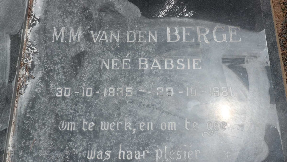 OOSTHUISEN Wessel J. 1929-2011 &amp; M.M. VAN DEN BERGE 1935-1981
