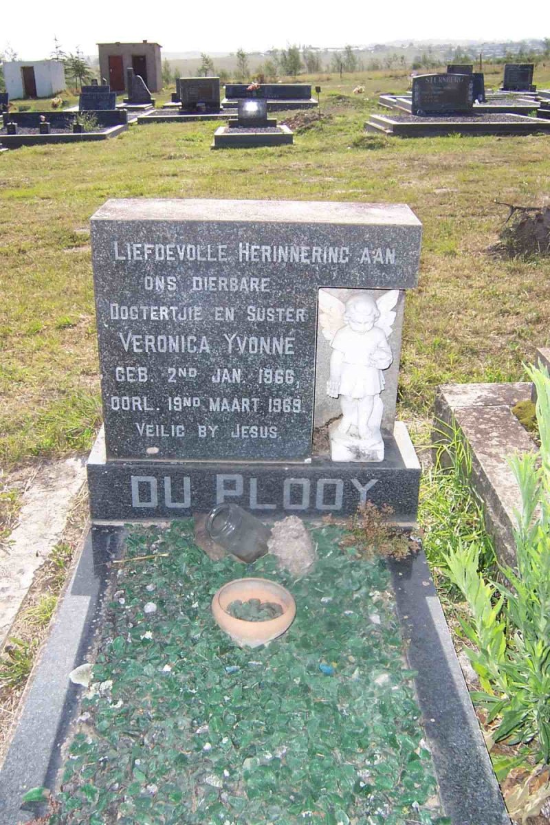 PLOOY Veronica Yvonne, du 1966-1969