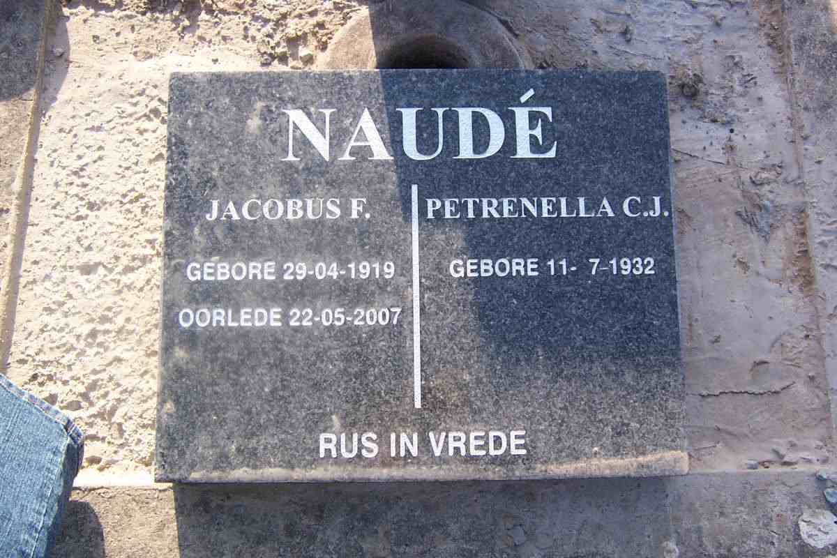 NAUDÉ Jacobus F. 1919-2007 &amp; Petrenella C.J. 1932-
