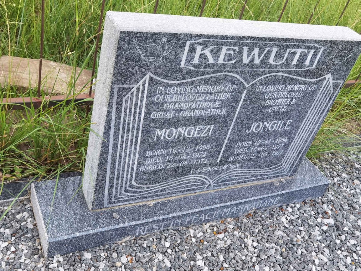 KEWUTI Mongezi 1906-1972 :: KEWUTI Jongile 1954-1977
