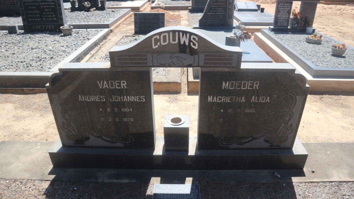 GOUWS Andries Johannes 1904-1978 &amp; Magrietha Alida 1905- :: BEZUIDENHOUT Johanna Catherina Elizabeth Joey 1935-2013