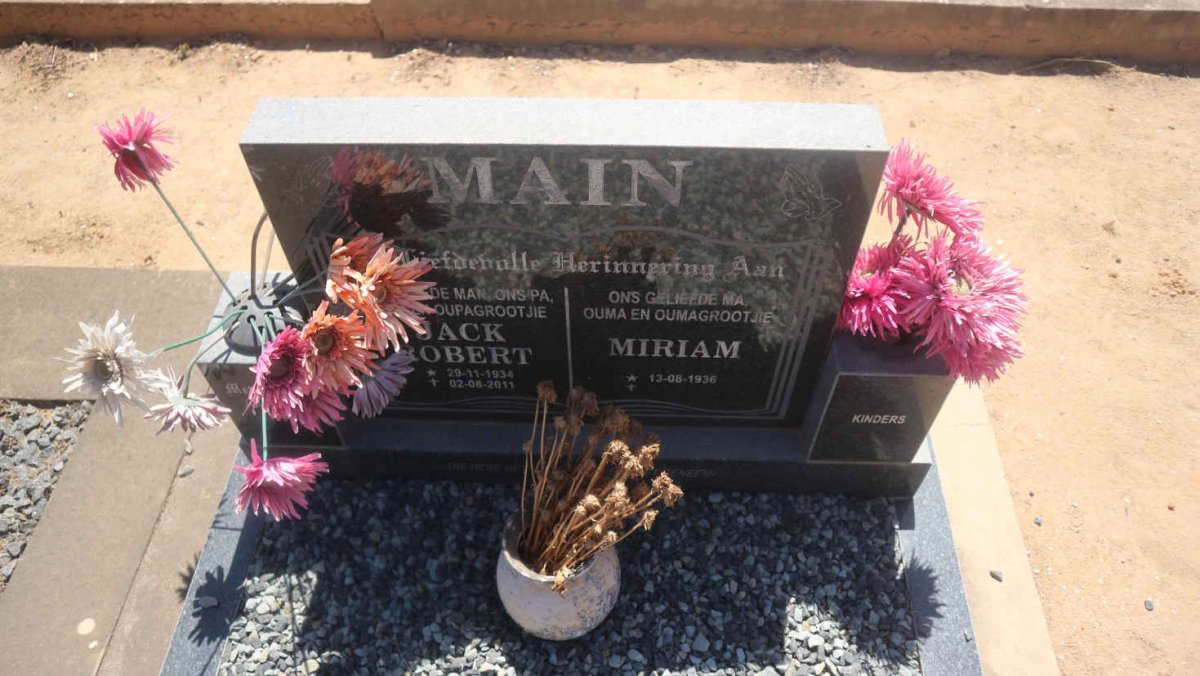 MAIN Jack Robert 1934-2011 &amp; Miriam 1936-