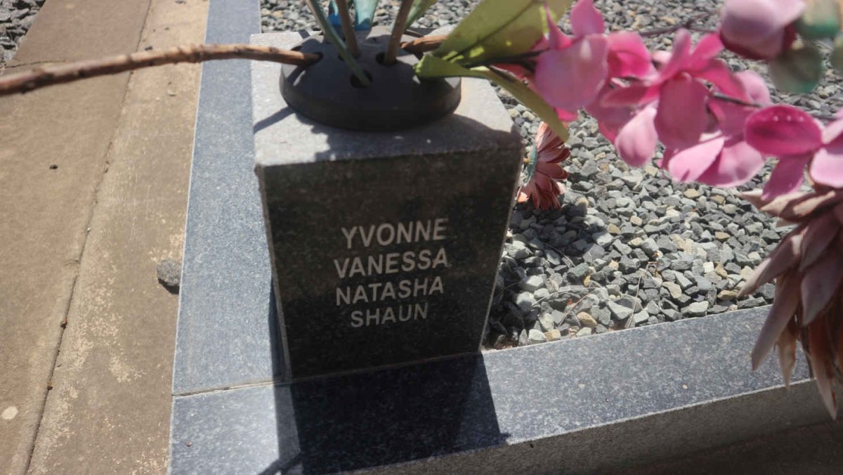 MAIN Jack Robert 1934-2011 &amp; Miriam 1936-