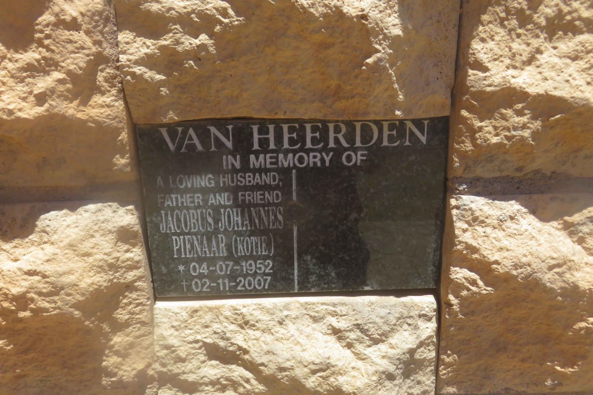 HEERDEN Jacobus Johannes Pienaar, van 1952-2007
