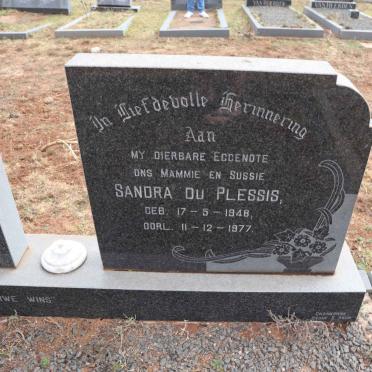 BOTHA Matthias Gysbert 1918-1985 & Hendrina Jacomina 1917-1977 :: PLESSIS Sandra, du 1948-1977_3