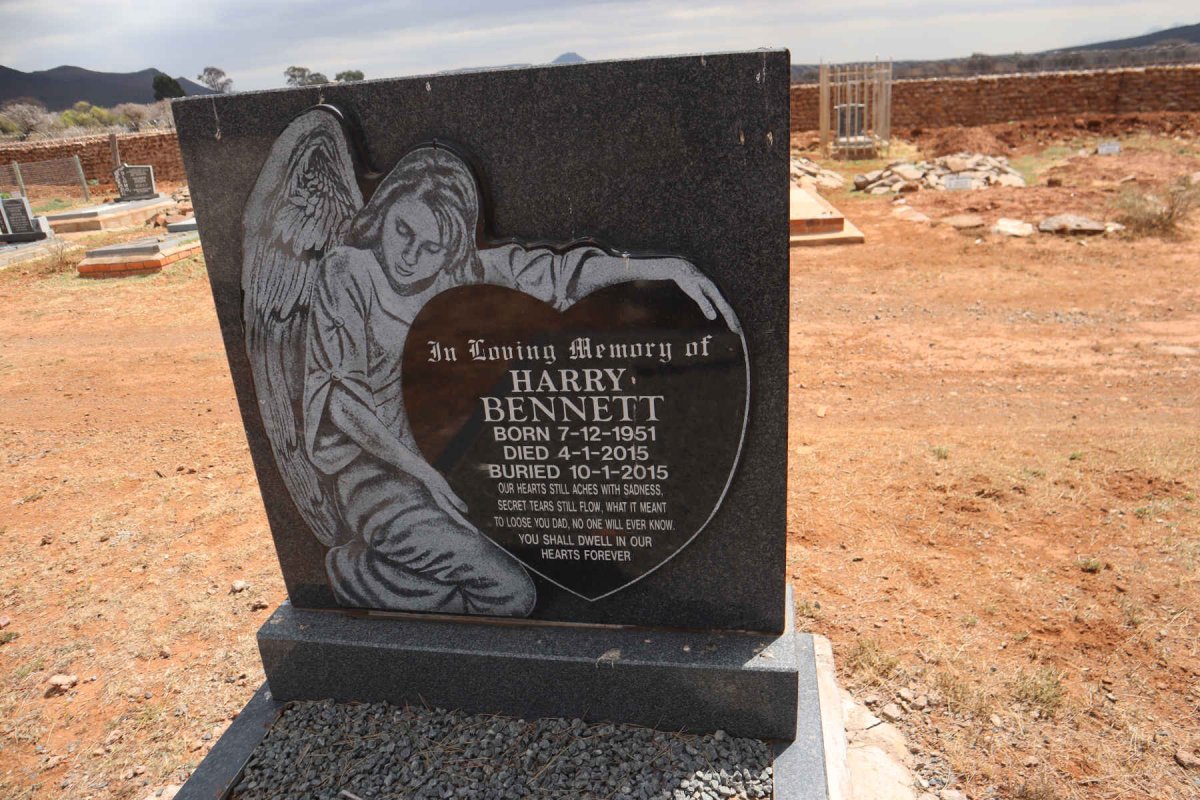 BENNETT Harry 1951-2015