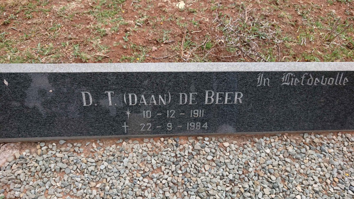 BEER D.T., de 1911-1984 & E.C. BOTHA 1919-2005_2