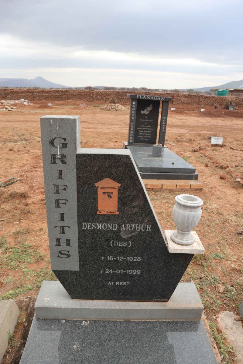 GRIFFITHS Desmond Arthur 1928-1999