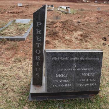 PRETORIUS Gert 1920-1999 & Molly 1922-2004