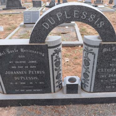 PLESSIS Johannes Petrus, du 1898-1971 & Esther Dorothea VAN HEERDEN 1899-1992