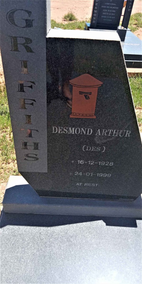 GRIFFITHS Desmond Arthur 1928-1999
