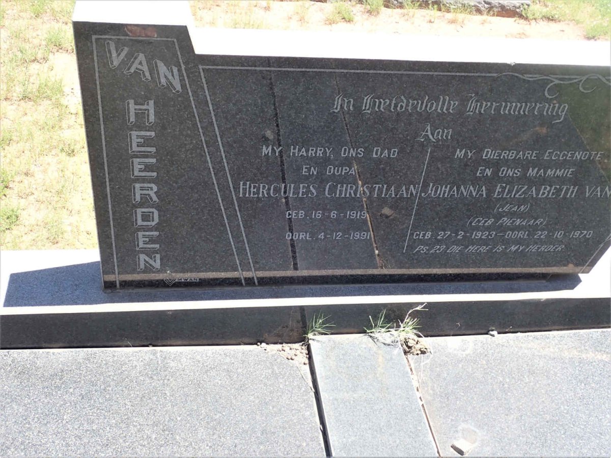 HEERDEN Hercules Christiaan, van 1919-1991  &amp; Johanna Elizabeth PIENAAR 1923-1970