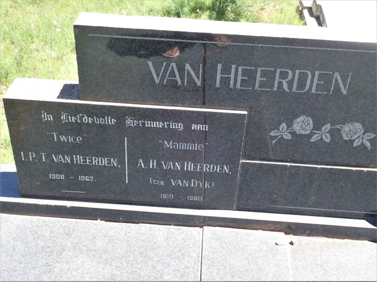 HEERDEN I.P.T., van 1908-1962 &amp; A.H. VAN DYK 1910-1980