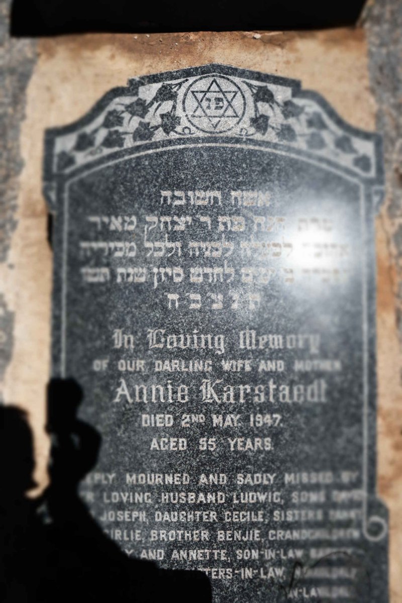 KARSTAEDT Annie -1947