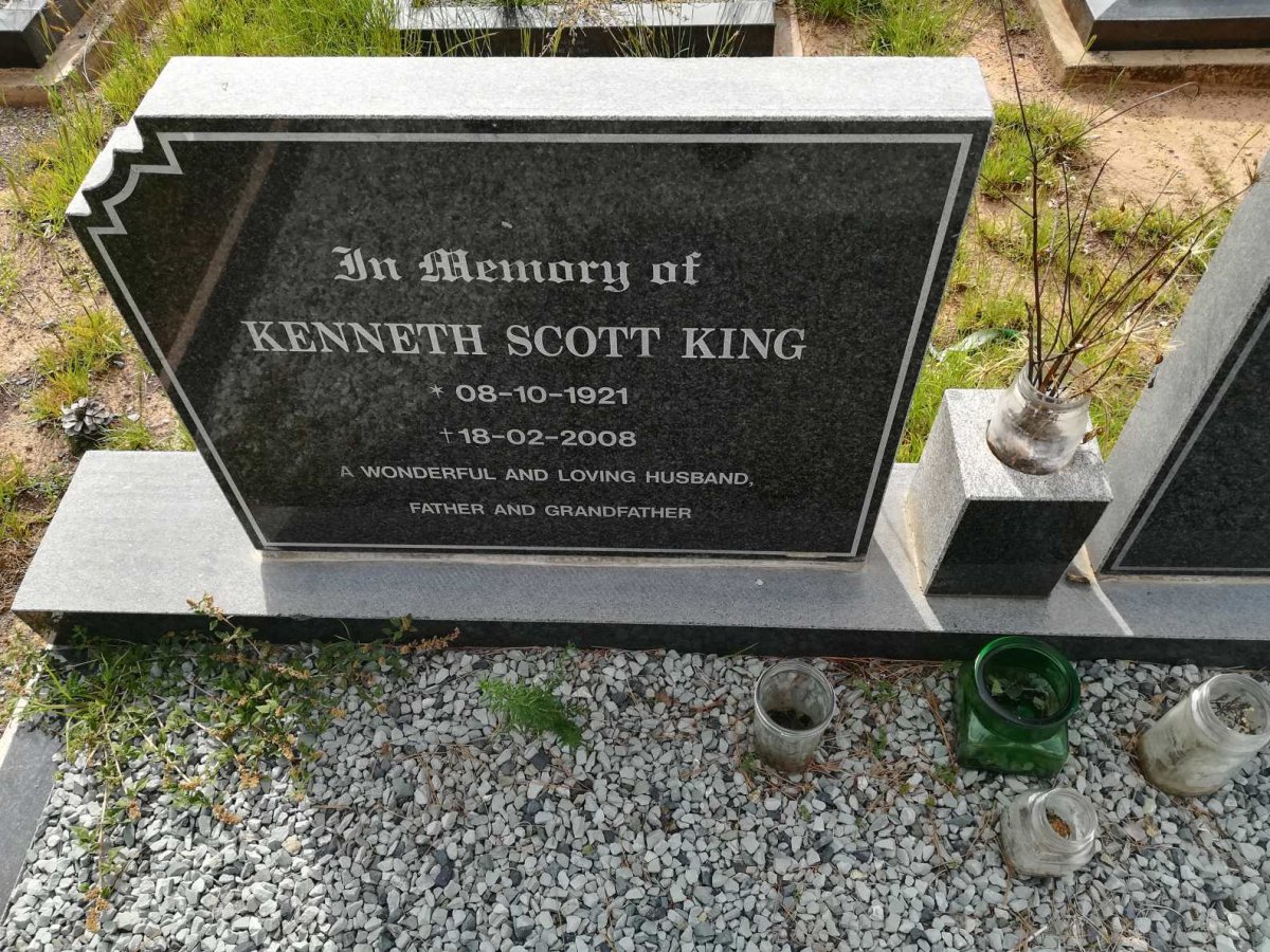 KING Kenneth Scott 1921-2008 &amp; Myra Elizabeth Pat 1926-2014