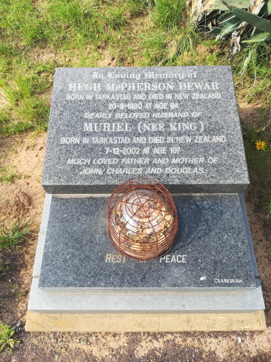 DEWAR Hugh McPherson -1980 &amp; Muriel KING -2002
