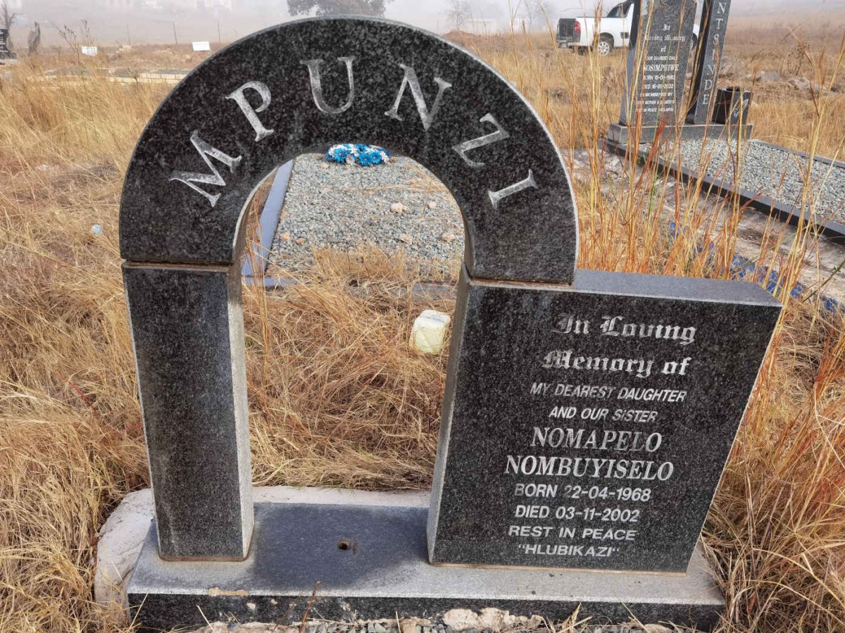 MPUNZI Nomapelo Nombuyiselo 1968-2002