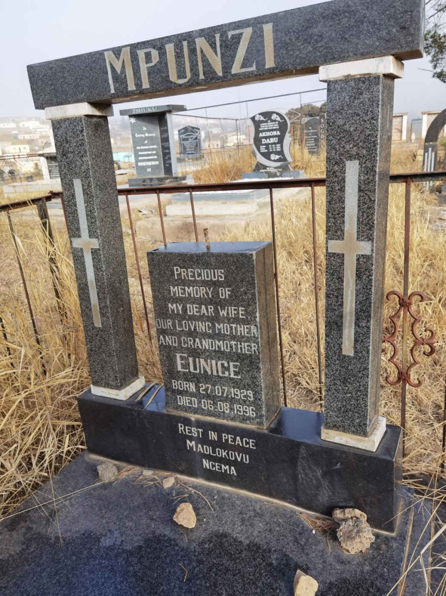 MPUNZI Eunice 1929-1996