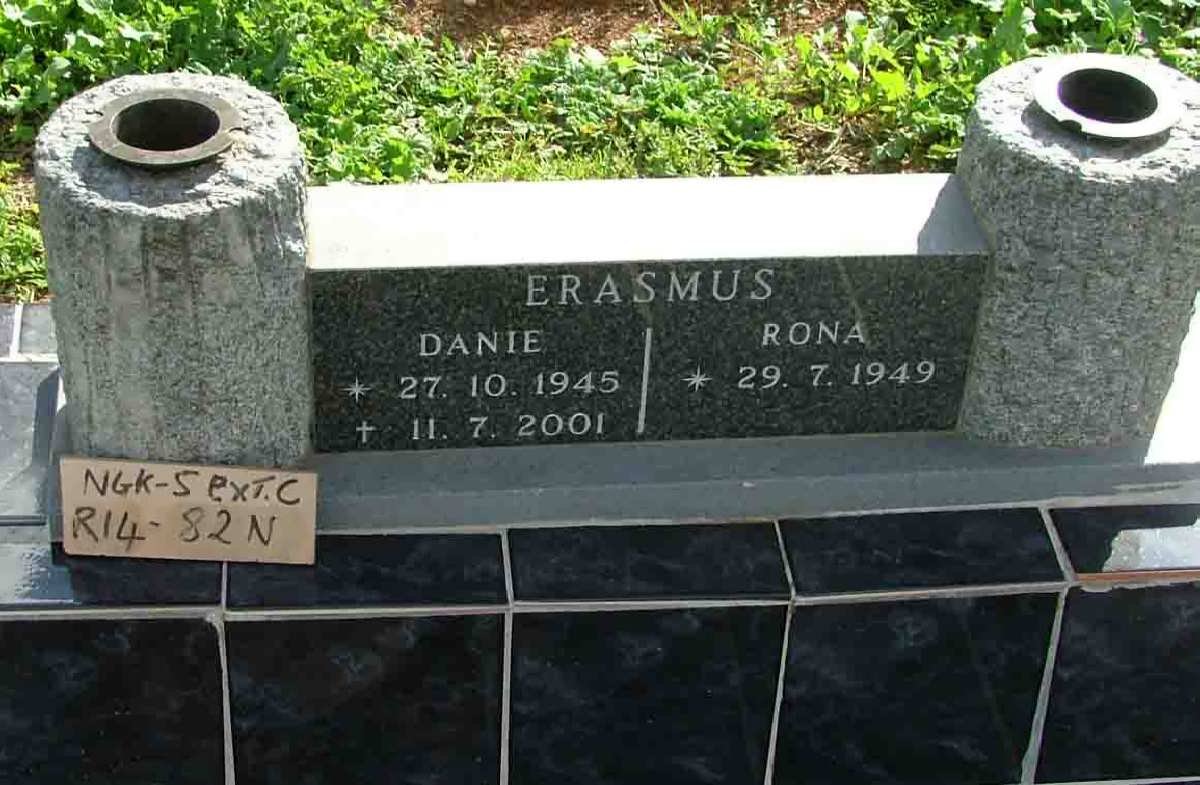 ERASMUS Danie 1945-2001 &amp; Rona 1949-