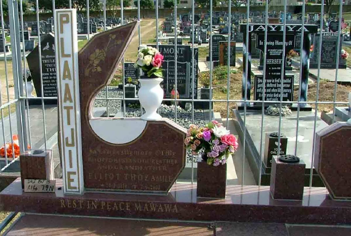 PLAATJIE Elliot Thozamile 1952-2003