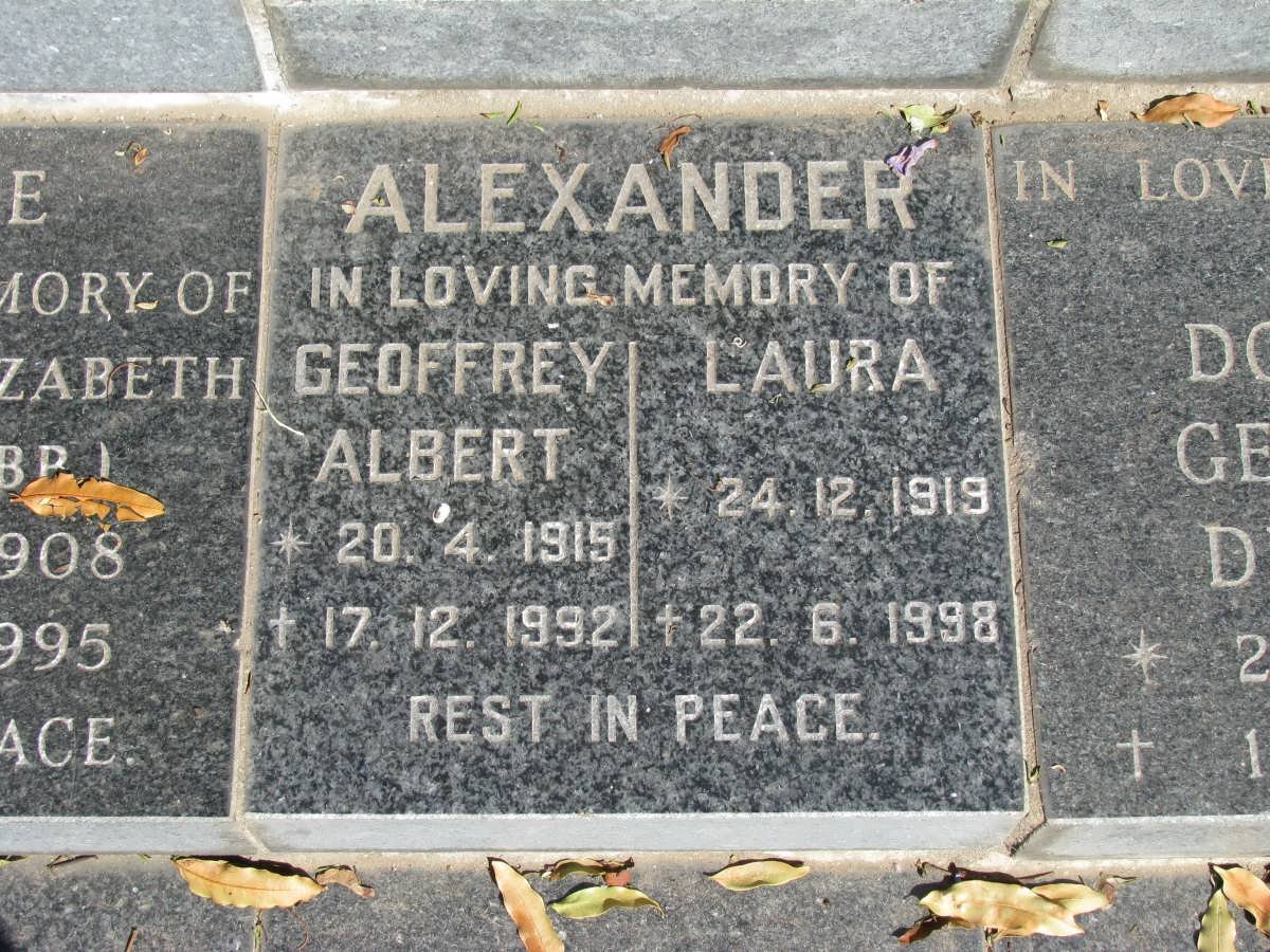 ALEXANDER Geoffrey Albert 1915-1992 &amp; Laura 1919-1998