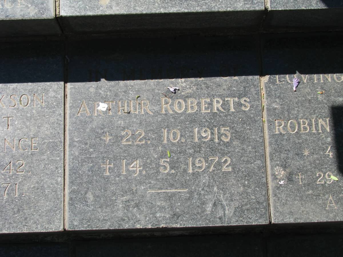 ROBERTS Arthur 1915-1972