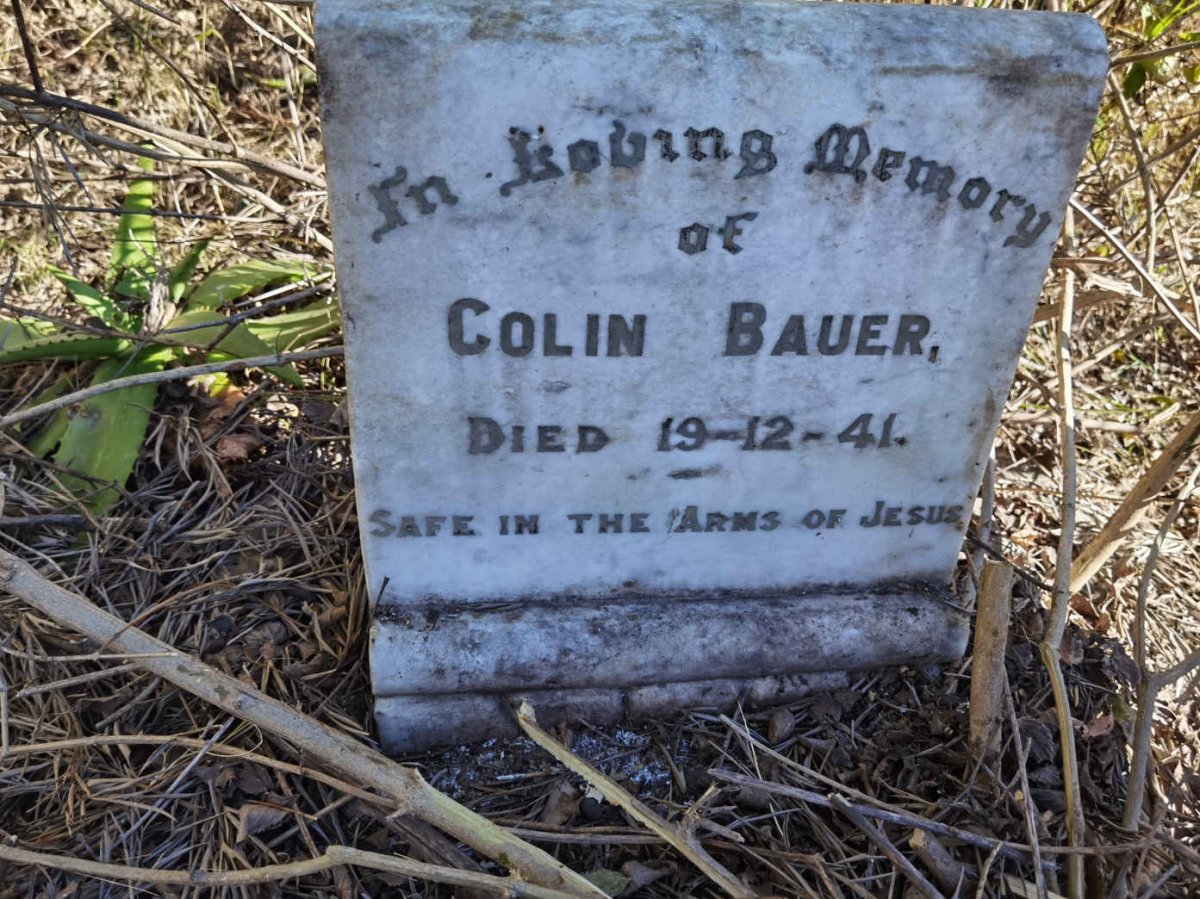 BAUER Colin -1941