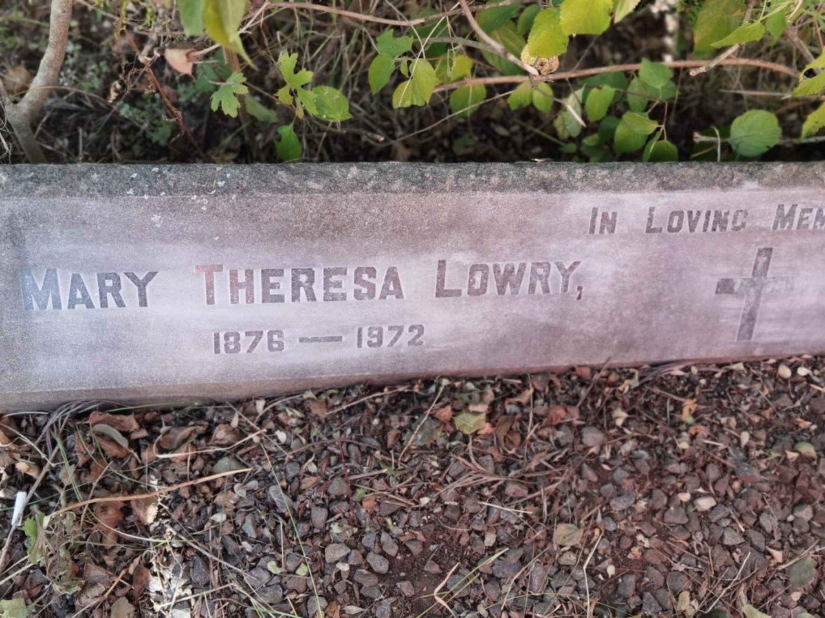 LOWRY Henry Thomas 1862-1937 &amp; Mary Theresa 1876-1972