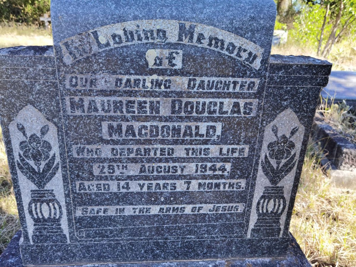 MACDONALD Maureen Douglas -1944