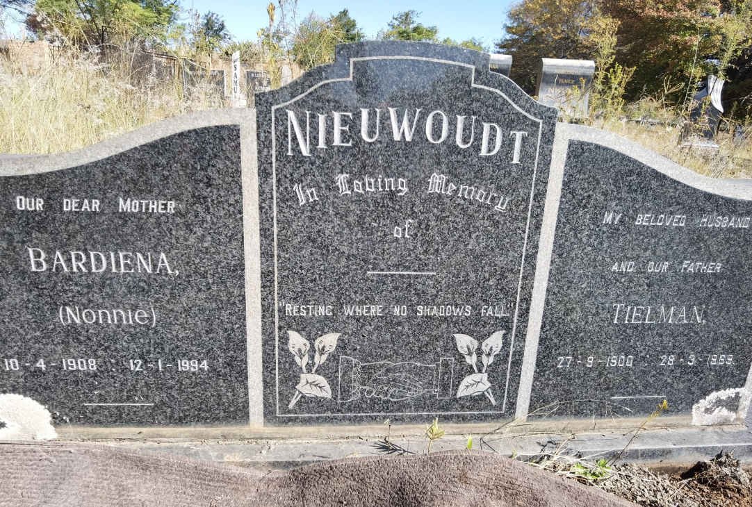 NIEUWOUDT Tielman 1900-1969 &amp; Bardiena 1908-1994