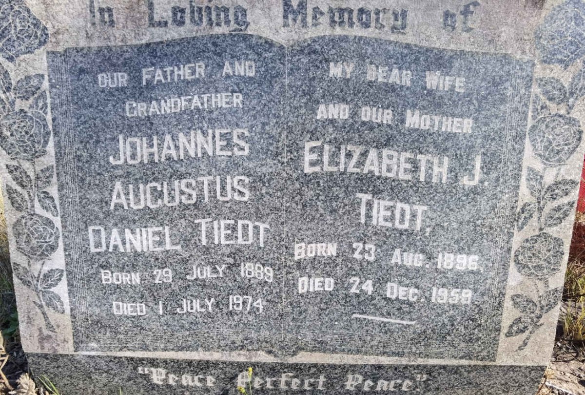 TIEDT Johannes Augustus Daniel 1889-1974 &amp; Elizabeth J. 1896-1959