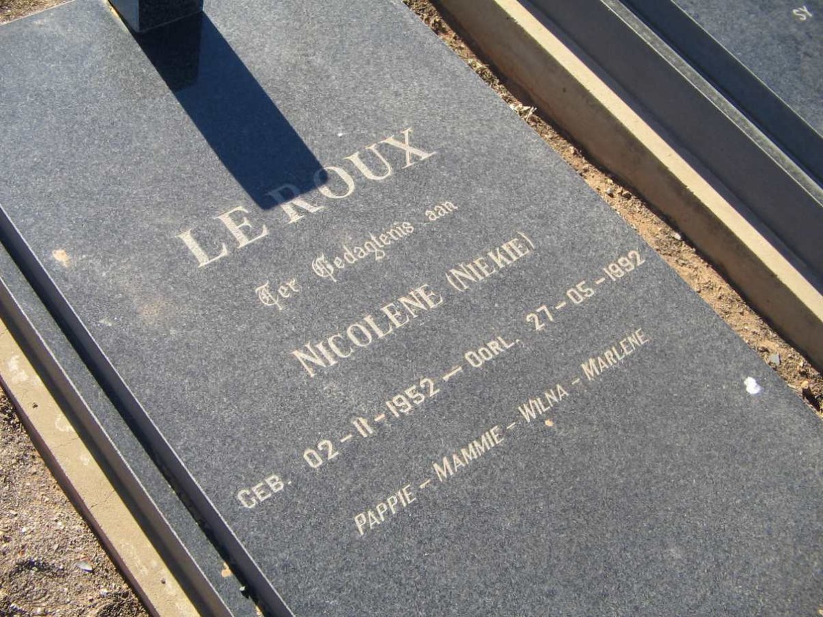 ROUX Nicolene, le 1952-1992