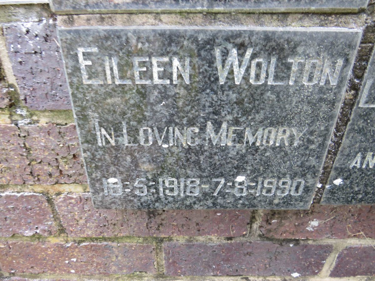 WOLTON Eileen 1918-1990