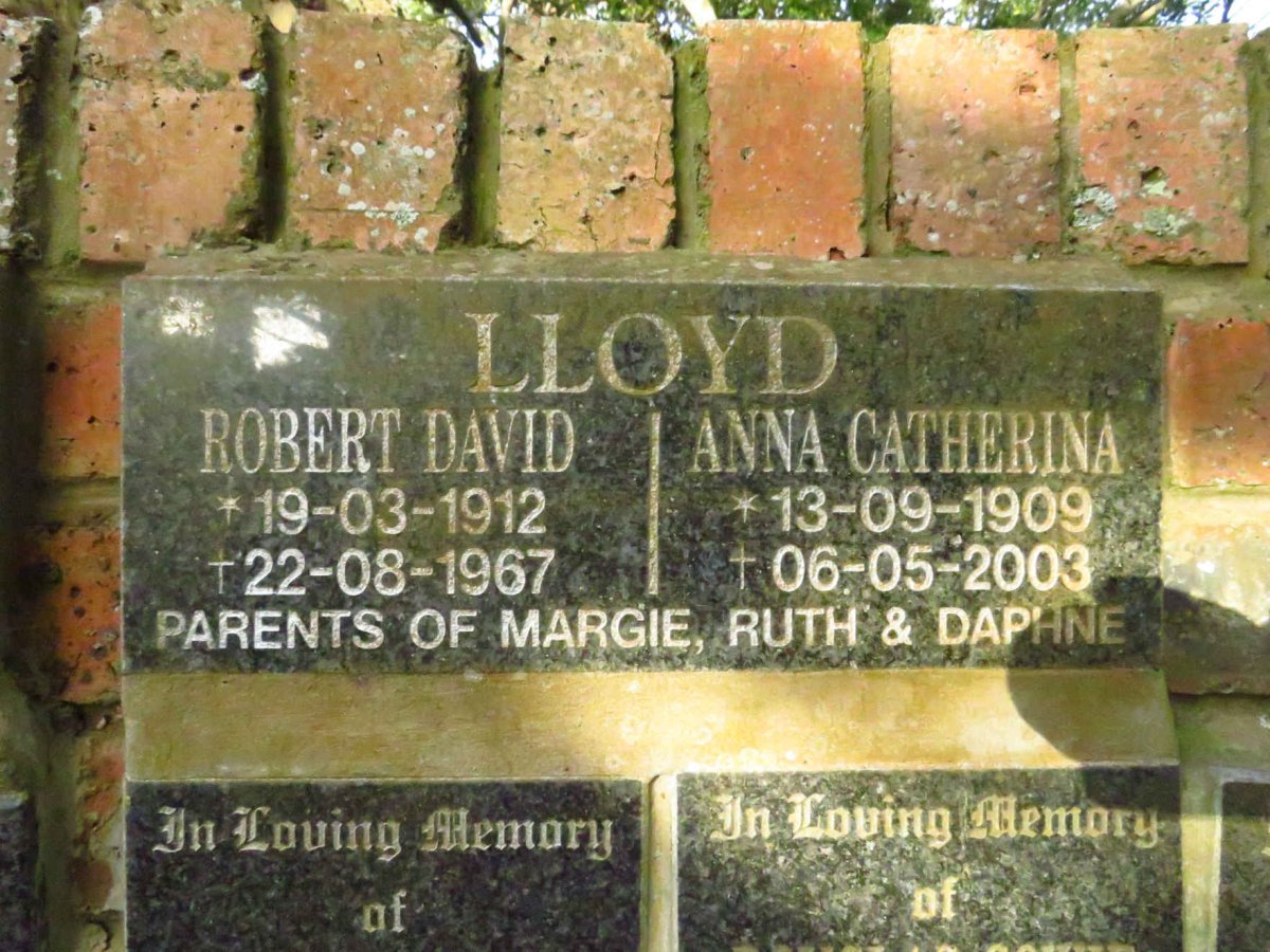 LLOYD Robert David 1912-1967 &amp; Anna Catherina 1909-2003