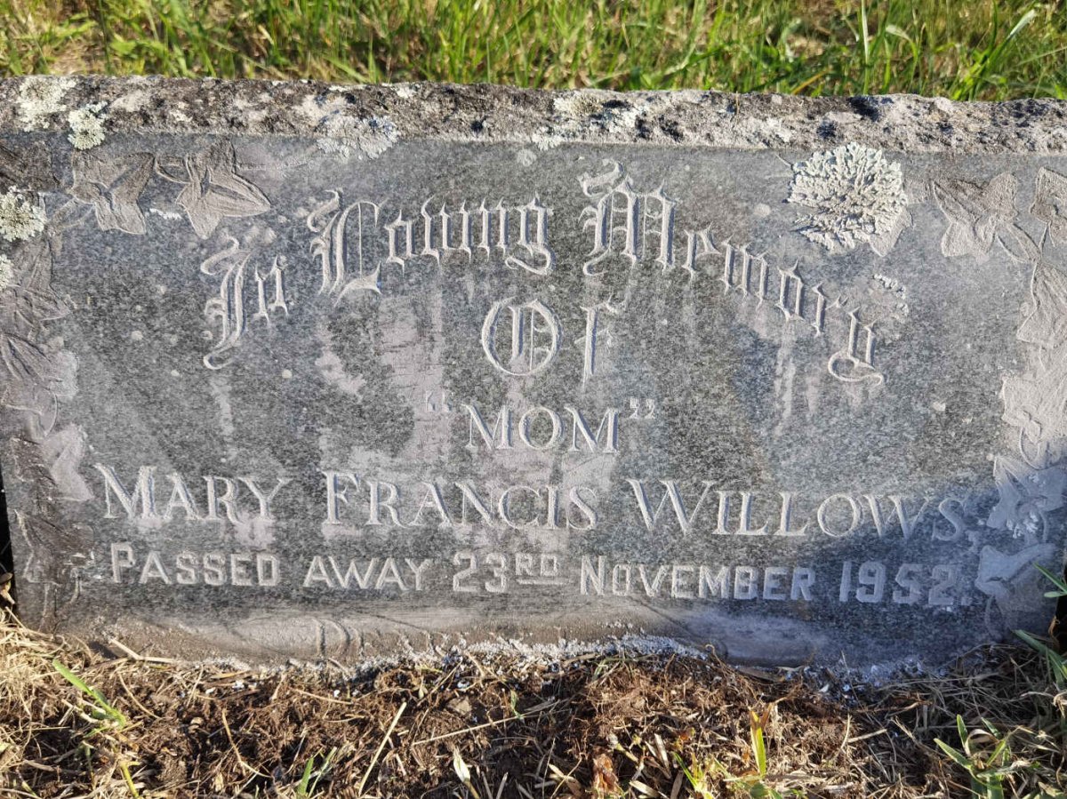 WILLOWS Mary Francis -1952