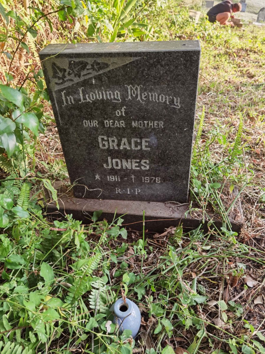 JONES Grace 1911-1978