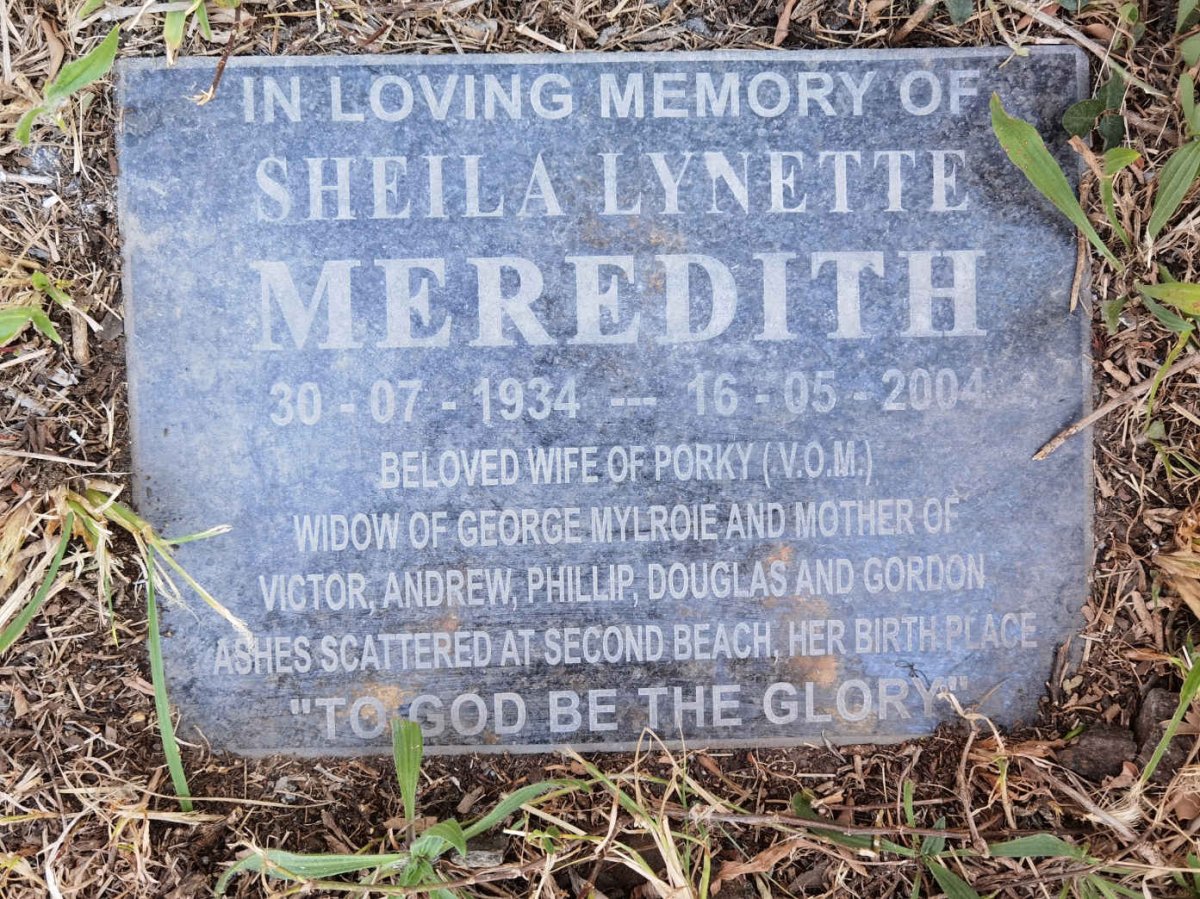 MEREDITH Sheila Lynette 1934-2004